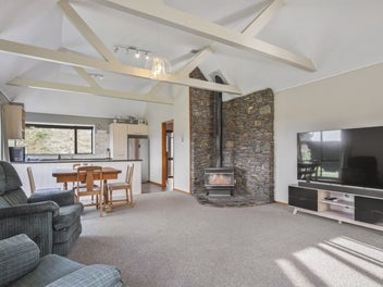 Immaculate lifestyle opportunity!