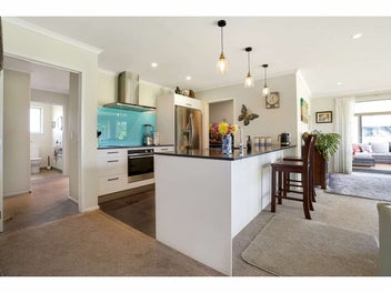 MODERN LIVING WITH SPACE & PRIVACY