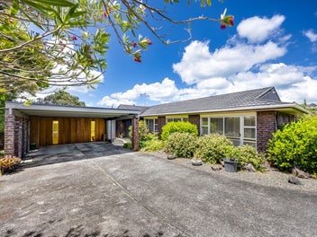 Sunny, Spacious & Full of Potential!