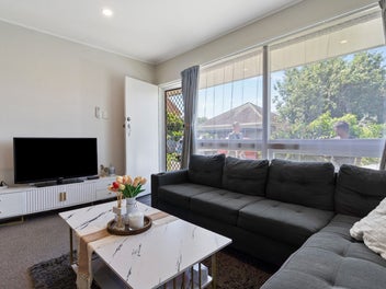 Ideal Brick & Tile Starter in a Superb Location