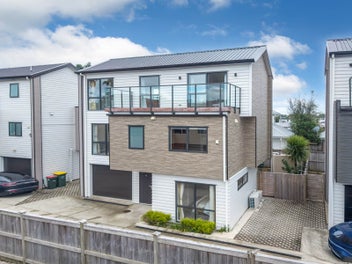 Rangitoto College Zone - Perfect Family Home