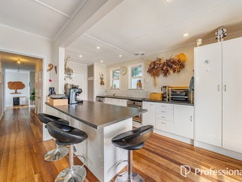 DEADLINE BROUGHT FOWARD TO 11:00AM Thurs 5th Feb