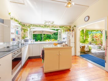 Timeless charm, space for the family, private