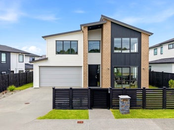 Captivating Coastal Living in Long Bay