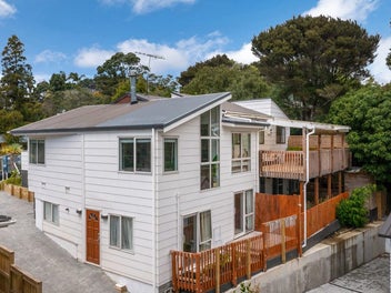 Live Well. Earn Smart. Family Home with Income
