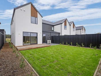 Brand-New 3-Bed Home with Views
