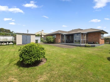 SOLD Sign required... Vendor ready to move