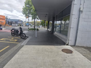 Image 1 of 7