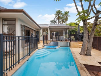 Solidly built with brick in the 70s