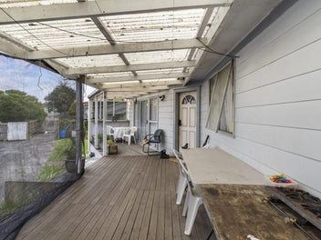 Do Me Up!!!! Home Plus Income Potential