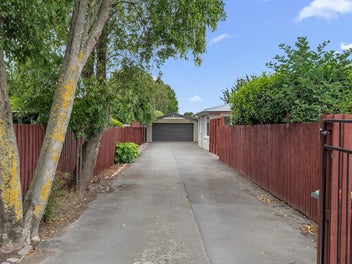 Owner moved overseas - Must Sell At Auction!