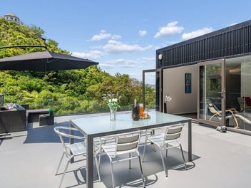 Elevated Living with Iconic Harbour Views