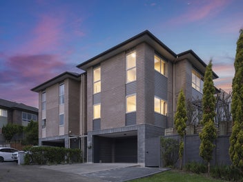 Family Home In Sought-After Rangitoto Zone