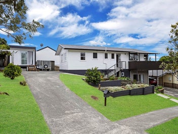 Sunny Home with Exceptional Flexibility