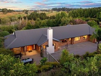 FINAL WEEKEND TO VIEW DEADLINE SALE WEDNESDAY 4PM