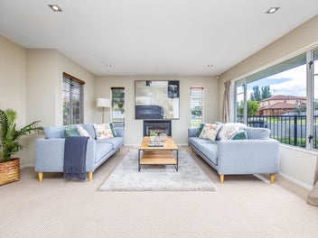 Stylish and Exceptional Family Living in Flat Bush