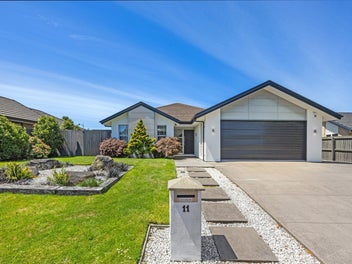 Vendors relocated – must be sold