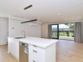 Quality Townhouse adjoined with Motivated Sellers