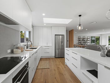 Secluded Sophistication, Prime Location