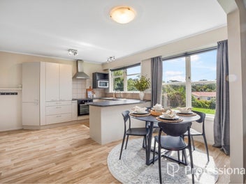 Views! Family Home Plus Studio!