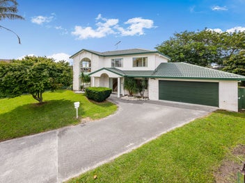 Private Cul-de-Sac Living with Water Views