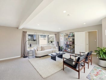 Top Schools, Superb Location & Double Garage!