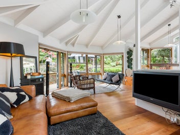 Architectural Brilliance | Walk to the Beach