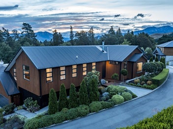 Design Excellence In Oakview