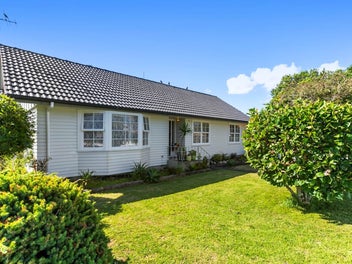 Welcome Home to Sun-Kissed Serenity