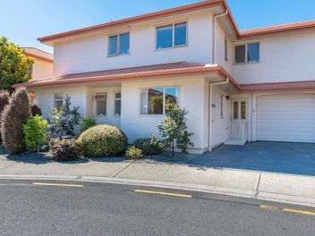 Spacious courtyard - your inner-city oasis