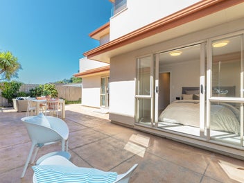 Easy Living, Exceptional Location