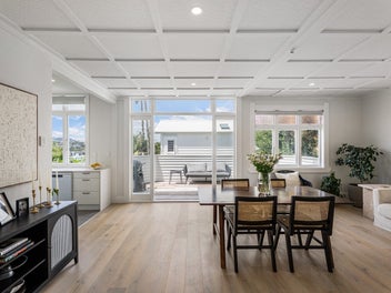 Ponsonby Charm with City Views