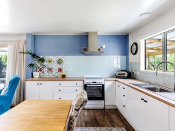 Mega Garage, Prime Kawerau Position