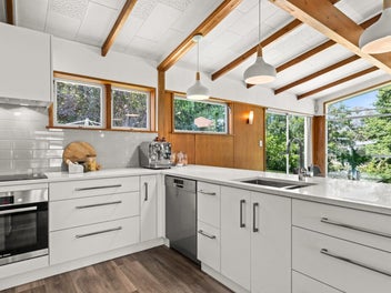 A sun-filled sanctuary with space to create