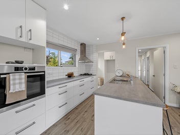 Sunny, Stylish & Versatile