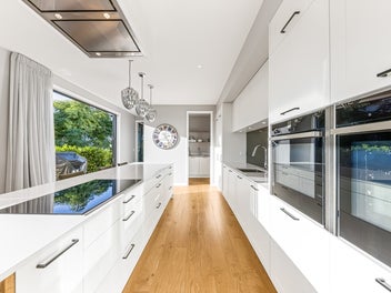 A Sun-drenched Poolside Retreat