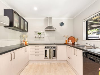 Entertainers delight with a timeline to meet