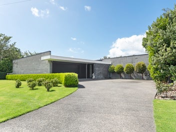 A MUST SEE - MORE THAN PHOTOS CAN SHOW