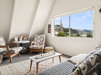 Renovated Townhouse in Port - still available!