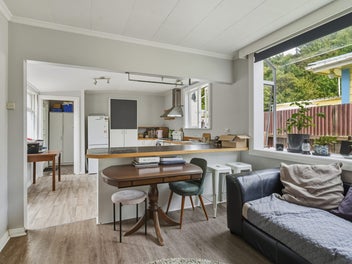 Cute Cul-de-Sac Home with Flexible Layout