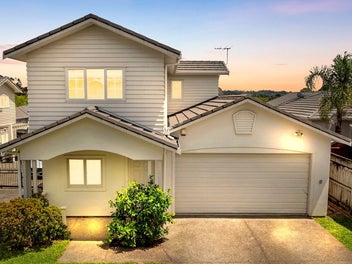 Henderson Heights + SummerlandZone: Simply Perfect