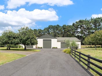 EXCELLENTLY DESIGNED PRIVATE WATERFRONT RESORT