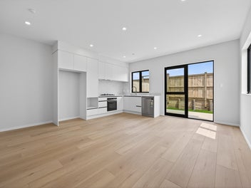 Modern Single-Level Living with 2 Car Parks