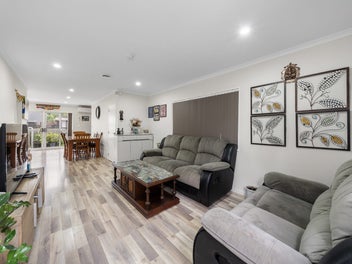 URGENT WILL SELL- 3 BED MAINTENANCE FREE