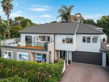 Rangi Zone - Sea Views!