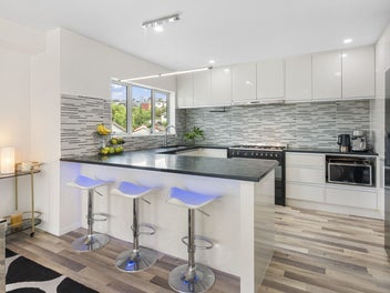 FLEXIBLE FAMILY LIVING WITH SPACE TO GROW!