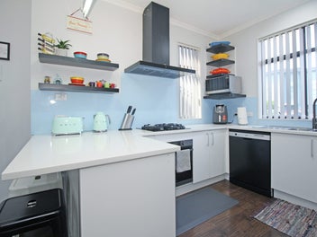 Freehold Comfort in a Peaceful Cul de sac