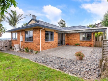 Solid Brick&Tile Living in a Sought-After Location