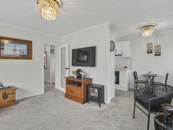 Quality Townhouse ..... Freehold