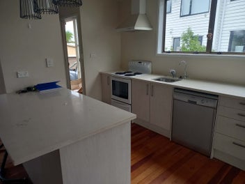 OPEN PLAN LIVING 3 BED 89SQM RESITED & PILED